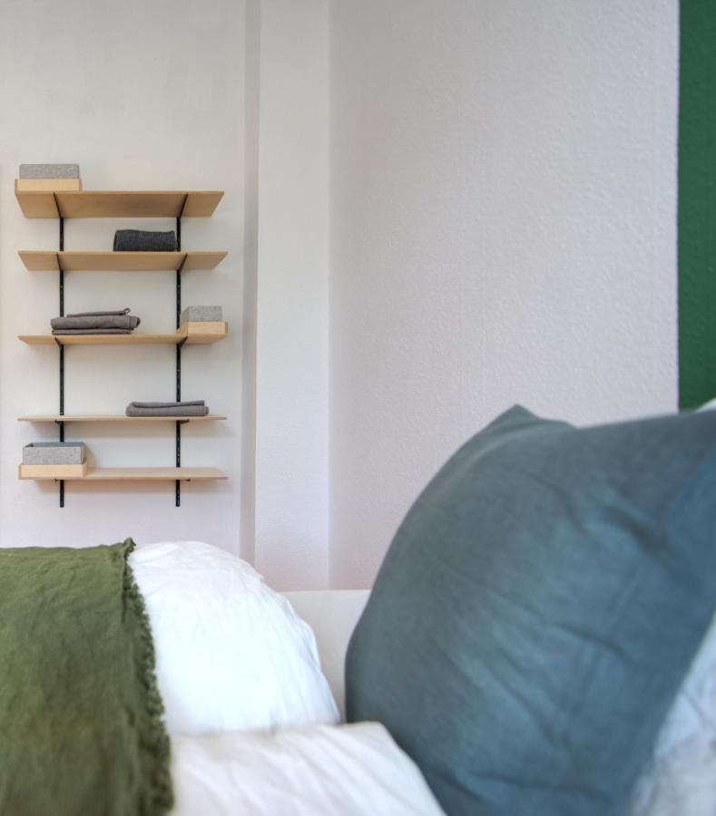 vonBehling Boutique Apartment mit 65zoll TV und Designerstücken Halle  Exterior foto